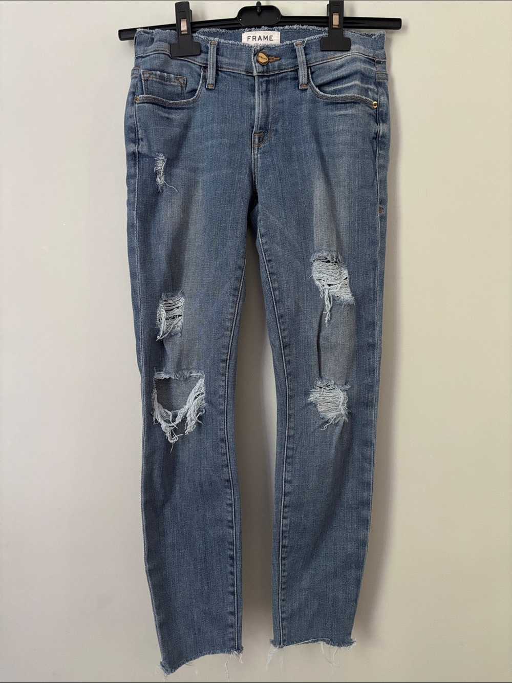 Frame Denim Distressed Jeans size 25